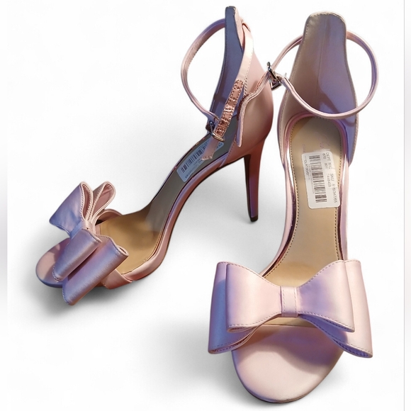 Gianni Bini Shoes - Gianni Bini Women's Size 9.5 Elegant Pink Bow Heels